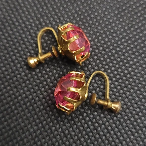 Vintage Pink Rhinestone Screwback Earrings Gold Tone - Picture 13 of 14